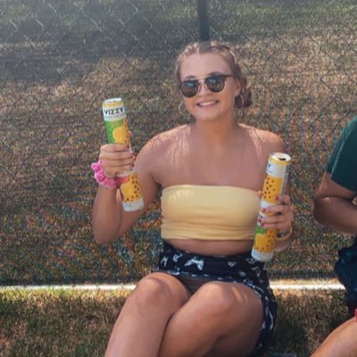 CaseyRaddatz's profile picture. my happy place is my bed