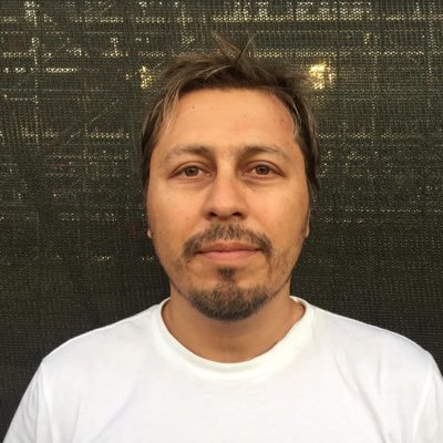 Estudiante de Periodismo Usach, nacionalizado painino, fanático del Fútbol y Tenis, también de U2, Los Jaivas y Los Tres e hincha de Colo-Colo