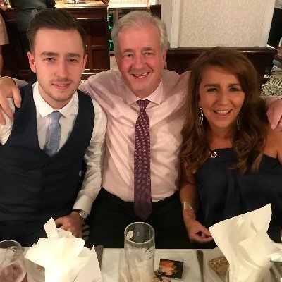 Family, football, golf…..in that order!😉 Unreal forever🤍🏴🇪🇸
UEFA C licence holder. Assistant Manager Dalry Thistle.