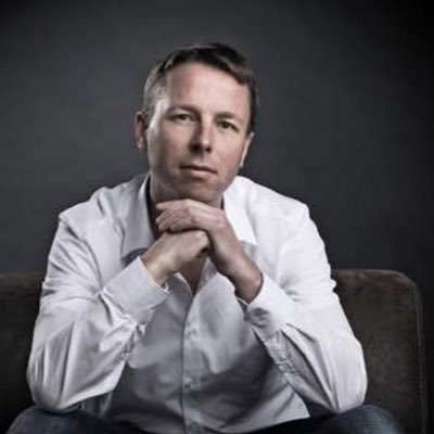 Jeroen is een creatieve conceptontwikkelaar, marketingstrateeg en vader. Hij creëert het liefst dingen waar hij zelf ook mee bezig is. Inspiratiezoeker.
