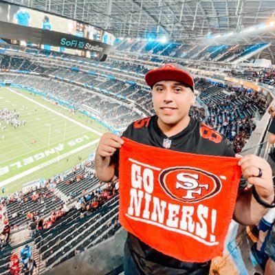 I follow 🏈 like a religion! #GoNiners #49ers! I also like Star Wars & Random Indie Movies 🍿