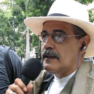 Comunicador comunitario Productor de Radio Negro Primero - Radio Zamora Libre - Radio Ciudad Caribia- Esquina Caliente - Articulista - Sec. Comunicación SINTRAS