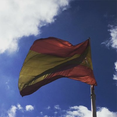 polusss's profile picture. "Cuanto más se acerca el colapso de un imperio, más estúpidas son sus leyes" Marco Tulio Cicerón
