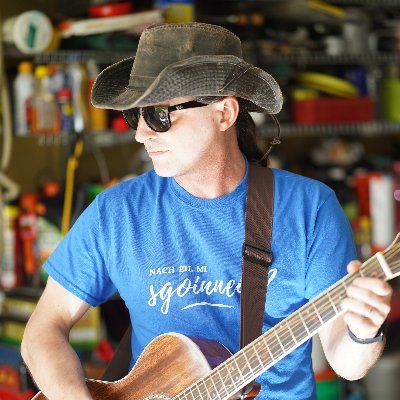 @matt_mceuen@mastodon.world
Christian, software engineer, musician in @shilleligans, @BachSociety, and @saint_pipe, agus tha beagan Gàidhlig agam.