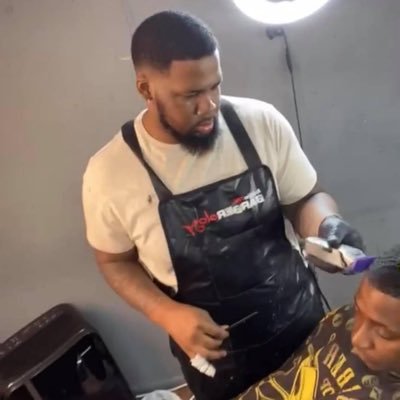 ChrisDaBarber 🔪💈
Port Gibson ,Ms
Book me on THE CUT
