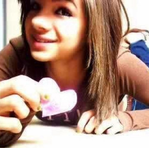 Fluffymrshmllow's profile picture. No place for hate people :)
everybodys different no need to hate or b mean :)
Justin bieber = my life is complete ;)
follow meee!! :) 3