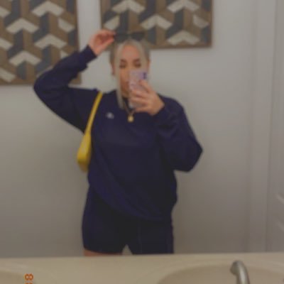 Venee_18's profile picture. 🦋🌈🦷🍸