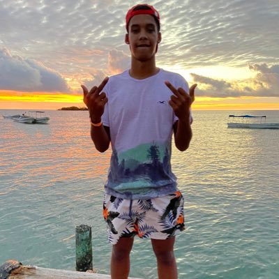 ⛹🏽‍♂️🤪