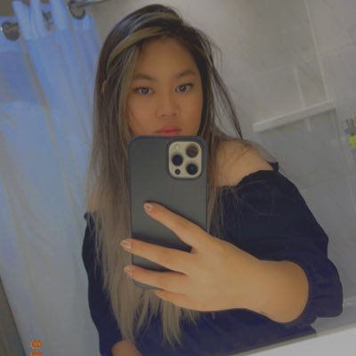 QTCinderella @qtcinderella I will never shy away from calling out  misogynist behavior. As a woman in the gaming industry it has been far to  hard to even fucking exist. Men in esports