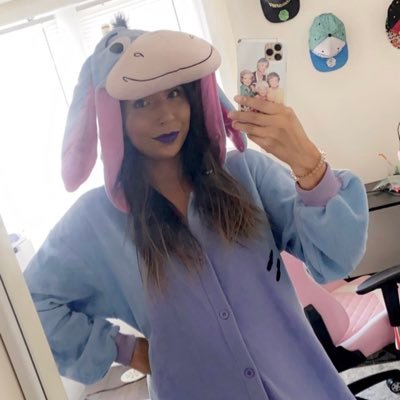 Indigenous Twitch Affiliate • Ojibwe | Canadian • Dog & Cat Mom • Raver • Plays a lot of Warzone
