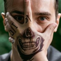 Vermilion (@vermilion_god) 's Twitter Profile