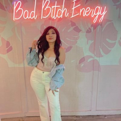 MiaKilani28's profile picture. Starting over 🤞🏽💕. 25. Entrepreneur.