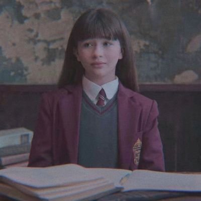 estrellavalien's profile picture. knowledge is everything🌼🌼🌼
