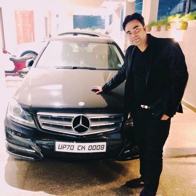 piyush999999's profile picture. Dentist by Proffesion