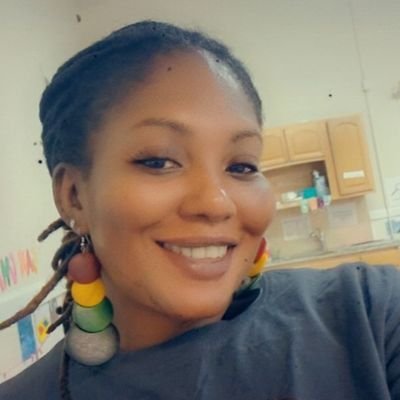 001jenny's profile picture. 