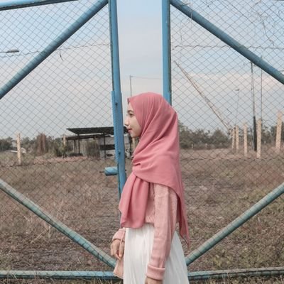 🌻
bukan manusia sempurna.