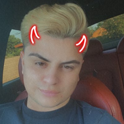 Queer/Latinx 🪬 Dancer • Volleyball • Festivals