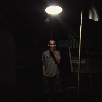 EBRizki's profile picture. Anak penjual gorengan. deket pengkolan, belakang SD.