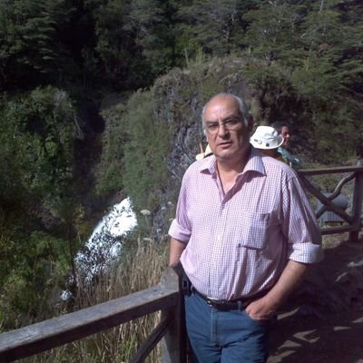 Me sigues, te sigo.
Geógrafo, abuelo, albo. Por la derecha y Republicano. No creo en la justicia actual. Apoyo a las FF. AA. y a Carabineros de Chile.