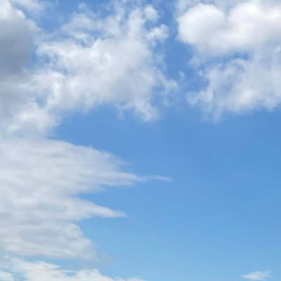 フォロー、返信で反応するbotでした。現在は一方的につぶやきます。ごめんなさい! みんなを褒めて、ちょっと元気にしたいです。 まだまだ日本語勉強中。無言フォロー失礼します。