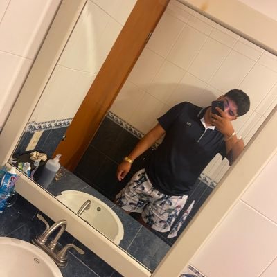 ArturoRocha_14's profile picture. Mijo, tu cómete al mundo, que la vida se va en un segundo.