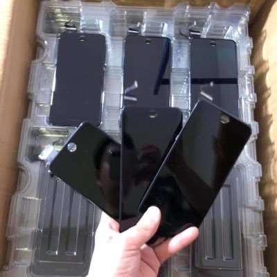 We operate and sell Apple original screen assembly in Shenzhen, China. apple original % LCD 6S 7 8-12 pro max。wechat：18565860999