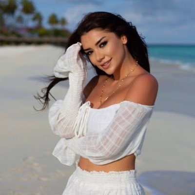 aycanvariss's profile picture. 