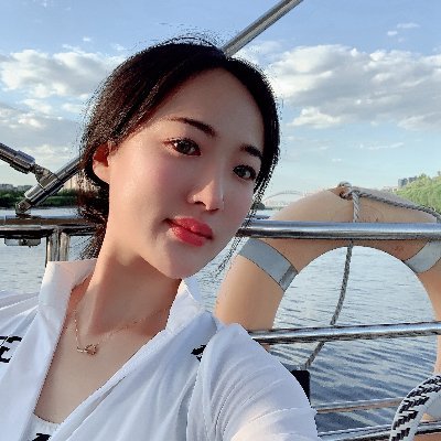 I like traveling, music, movies, sports and meeting friends. Love is wonderful, it can make life happy, but you won't have a story if you don't take the initiat