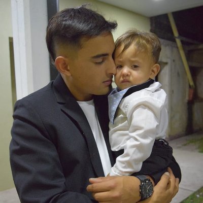 MarquittosC's profile picture. Todos necesitamos a ese alguien que nos limpie la cabeza y nos emparche el corazón, que nos haga sentir bien entre tanto mal.
 Cabj♥
△
ig: MarquittosC