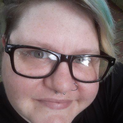 Just a geeky, hippie, goth person. Looking for their way in the world.