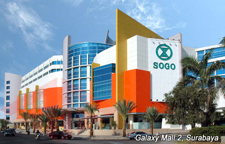 Galaxy Mall is a mall or a place most convenient streets in Surabaya. Here are a variety of cafes and boutiques. So join us ..