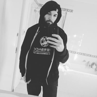 🐺It's WolfieTheScribe. Lil' painter guy 🏳️🌈
~ Writer, Moderator for 40+ channels.
~ Streamer, yeller of nice things. 🫂
~ Bizzo: wolfiethescribe@gmail.com