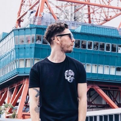 GRI_LL0's profile picture. Diseñador, creativo y catador pan dulce ✨