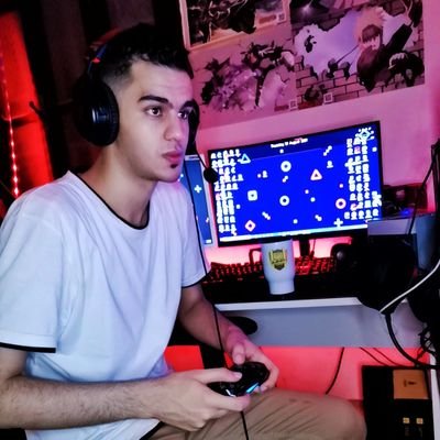 نقرا IT || مبرمج || مهندس شبكات إلا مشروع || قيمر || psn id :Malek_313 || تلاتة حاجة نحبهم وما نحبش من يكرهم ريال مدريد ونارتو والبيبسي