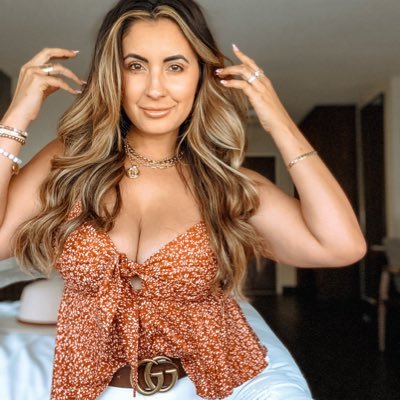 LexFerrante's profile picture. Wifey & IVF Mama 🤍 Dreamer •Mentor• Mompreneur ✨ I help women build empires✨IG: @lex.ferrante #gratefulgrowingglowing