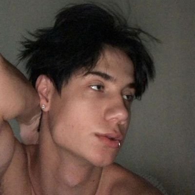 @jadenhossler my life ‹3
stream tell me about tomorrow