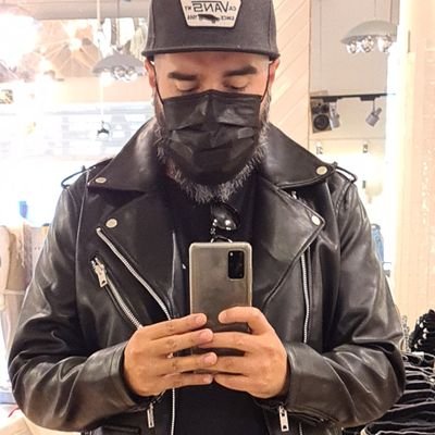 Productor Creativo, Floor Manager y Diseñador Multimedia, COHost #thenerdsus, entusiasta de los videojuegos y cultura geek, evangelista del asado.