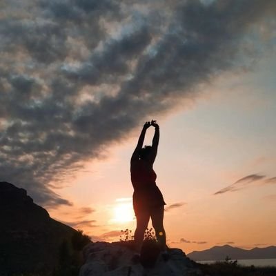 Holi, ingeniera informática. Roja, bichisua, feminista y del Athletic Club, lo tengo todo menos a ti bb.
Un besi