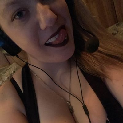 Gamer Girl. Content creator & Twitch / Kick streamer. Peace, love and COD vibes ✌