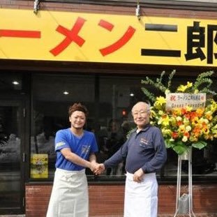 ラーメン二郎札幌店です！ お店のinformation、臨時休業、「総帥と私」など。リプライ等は基本返信致しません。宜しくお願い致します！