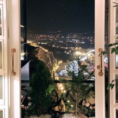 Anosha8A's profile picture. بسيطة كالماء واضحة مثل طلقة المسدس.