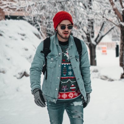 Creative Director // #filmmaker 🇲🇽 TRC 🇨🇦 YYZ For business inquiries: 📩; hello@rookmedia.ca