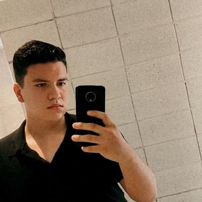 luis_oyarzs's profile picture. solo respóndeme, ¿cómo dejo de amarte? si nunca me enseñaste a seguir cuando tú te irías