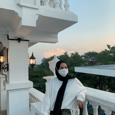 mirrrmirrr's profile picture. Ga suka ribet, ayok ajalah.