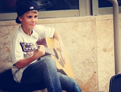 Molly McDonnell & Megan Huntington & Liv Bieber.. so basically, were huge Beliebers.!:D follow us..we follow back:D..Ox'