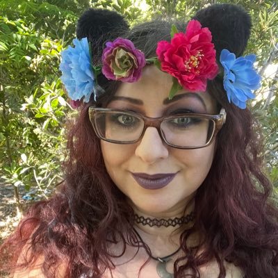 Cat ears, weird lipstick, dice hoarding, dinosaurs, nerdy shit. Halloween everyday. Polyamorous disaster bisexual. #dnd #larp & living with #adhd (she/her)