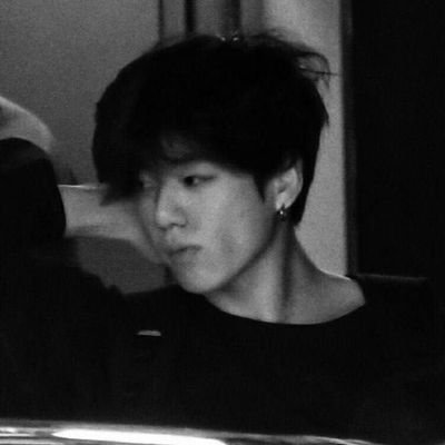 - มึงเป็นปลาหรอวะ เห็นเก๋าจัง