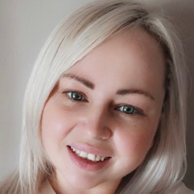 weekaymik's profile picture. love you ,bye 😘