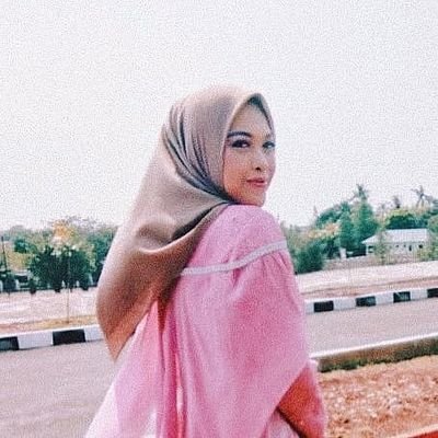 eyesofmyneedle's profile picture. 