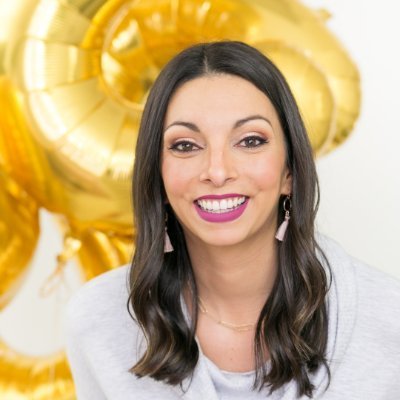 Ex-Financial Advisor, teaching beginners to invest and build wealth regardless of their net worth. IG: moneywithmaggie